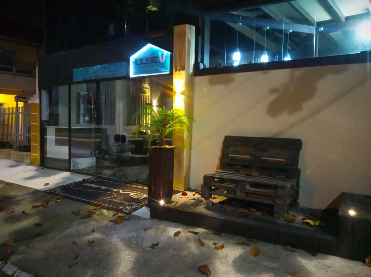 Pousada Bravo House Balneário Camboriú エクステリア 写真